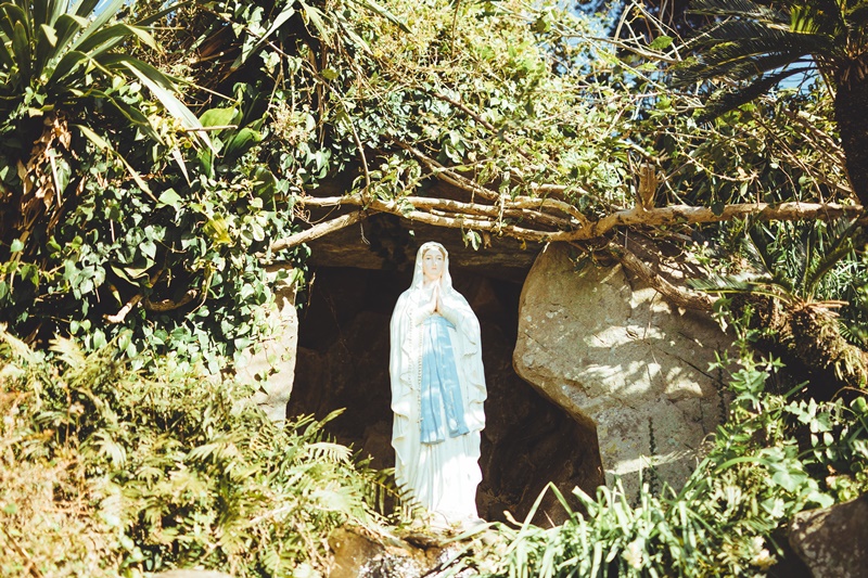 生月島サンセットウェイから見る凝灰岩の断崖 場所：長崎県平戸市生月町南免「石原橋展望所」 撮影日：2025.04.29 撮影：TadafumiKatsudaFacebook