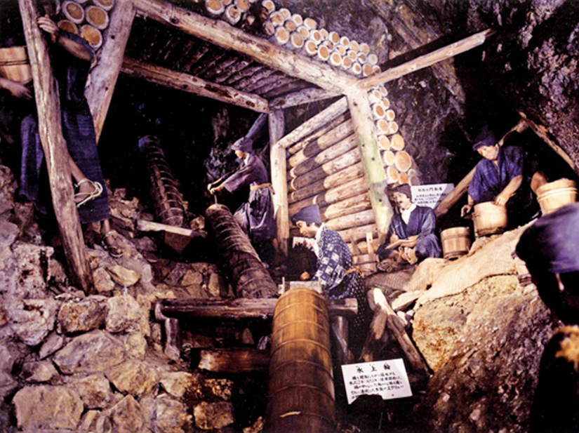 佐渡市指定 有形文化財：佐渡金銀山絵巻 - 新潟県佐渡市公式ホームページ