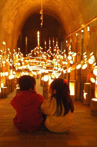 3万本の白梅に染まる梅の丘！谷川梅林が春らんまん - 時遊zine