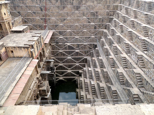 デリー階段井戸Agrasen Ki Baoliイ、インドで生活っすか!?