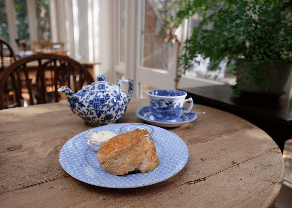 佐倉マナーハウス英国アンティークとBurleigh食器の専門店