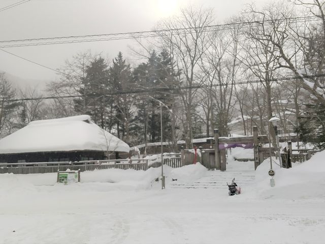 日光湯西川温泉・平家の里滞在時間60分！昭和レトロ茅葺屋根と紅葉