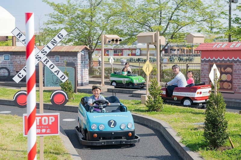 スピンドライブアトラクションよみうりランド遊園地