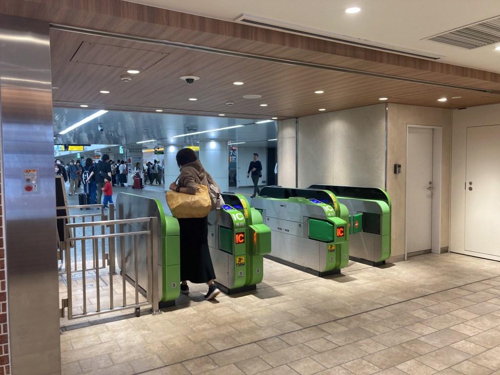 JR横浜タワー屋上庭園 展望台 のうみそらデッキを散策！行き方・コンビニなどハマのくま横浜散歩