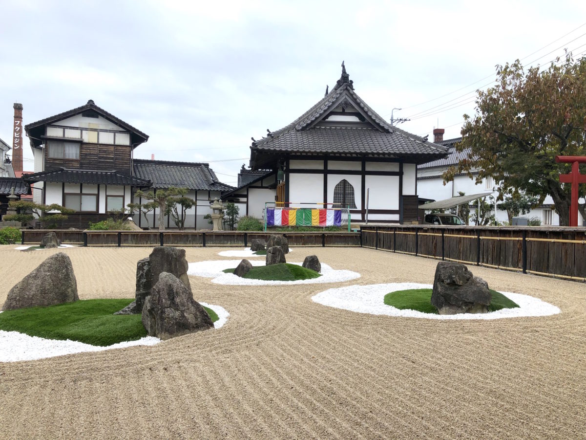 石の庭園 仙石庭園】各地の銘石・奇石を鑑賞できる大規模石庭 | 「東広島デジタル 観光ガイド」東広島の魅力を余すことなくお伝えする観光情報サイト