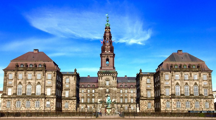 デンマーク クリスチャンスボー城を見学！行き方、入場料、塔についてまとめましたELUTAS