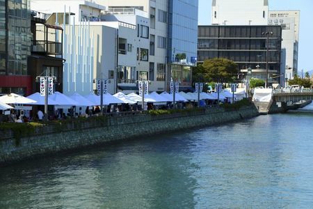 徳島「しんまちボードウォーク」で川のある街ポートレートガーカガワ 香川県の地域情報サイト