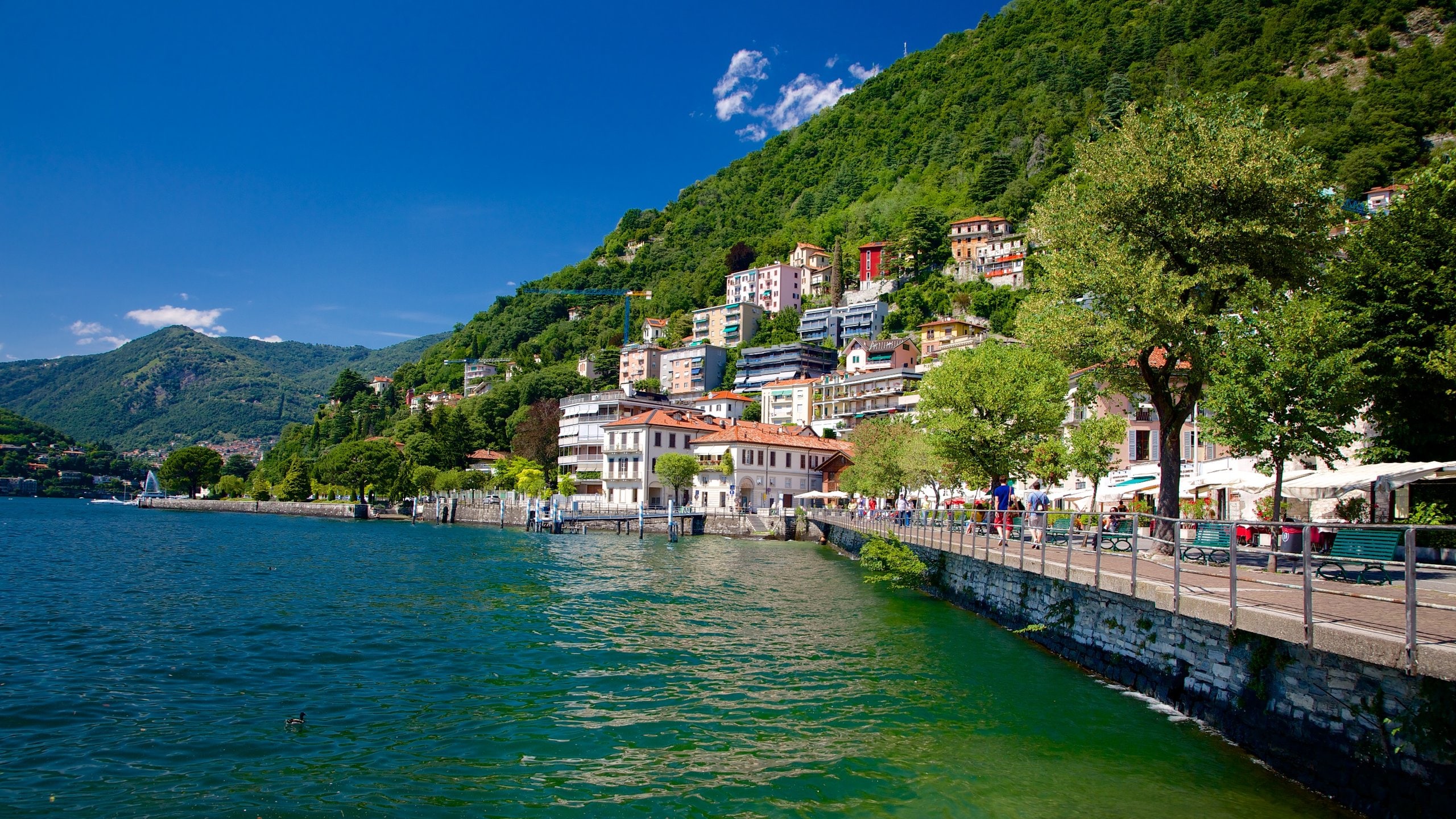 コモ湖遊覧 vs ガルダ湖 大いなる相違