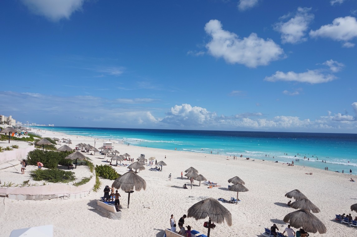 あのカンクンで有名なドルフィンビーチへ行ってみたけど、も・。海旅 -UmiTaVi