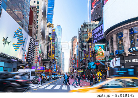 ３ｒｄストリートモールの街並みの夕景 ロサンゼルス アメリカ 01068004513