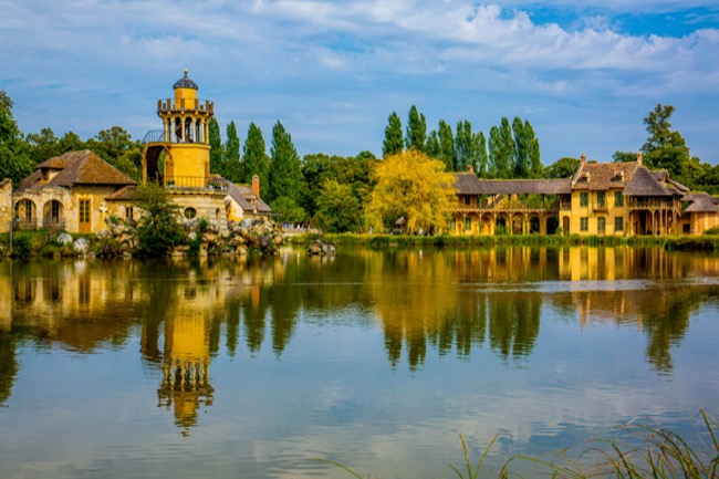 パリ 憧れの世界遺産「ヴェルサイユ宮殿」のハイライトをご紹介します！るるぶ&more