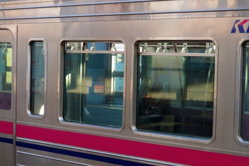 気になる換気③ 電車の窓の開け方がわからない？ – Hot