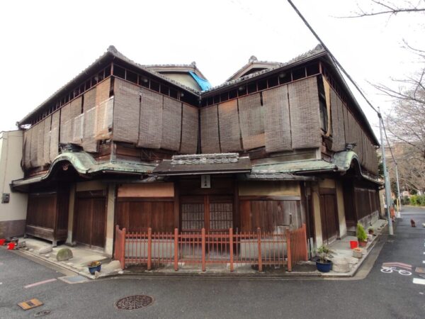 京都に存在した花街・五条楽園の遊郭｜笑ってトラベル：海外風俗の夜遊び情報サイト