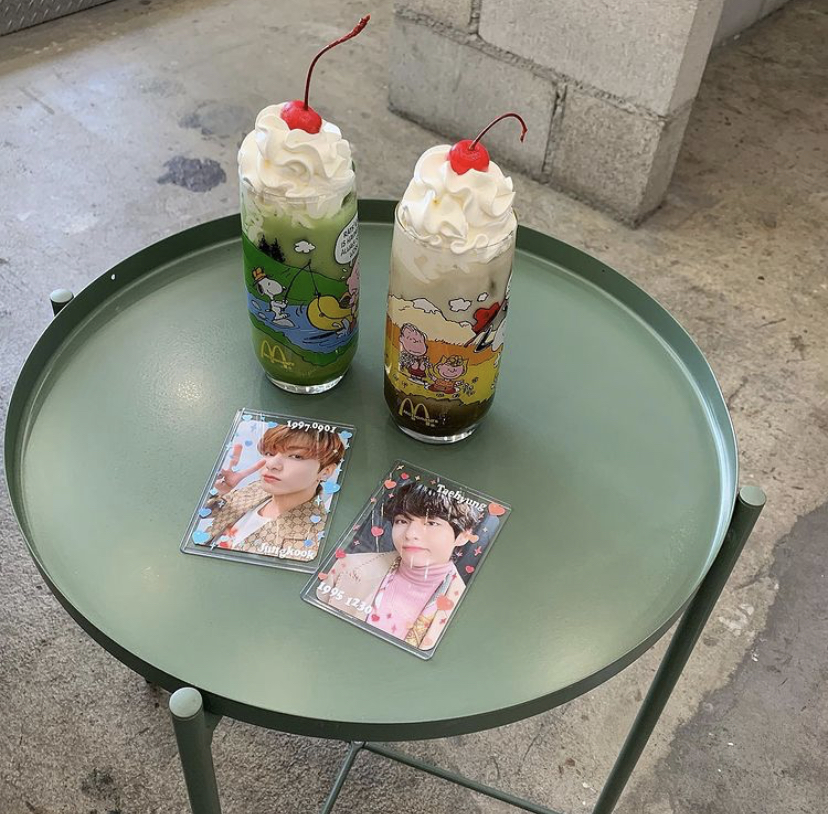 大阪のモノトーン韓国カフェ - 推し活にも◎