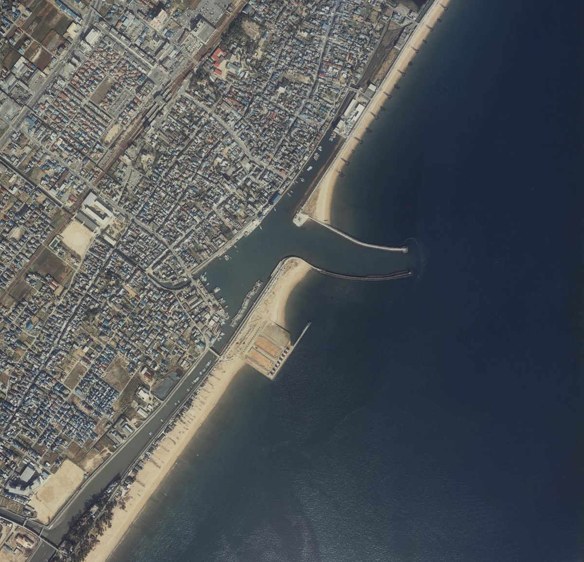 御座白浜観光組合三重県志摩市志摩町御座にある御座白浜海水浴場周辺の民宿旅館・キャンプ場・飲食店・駐車場のご案内