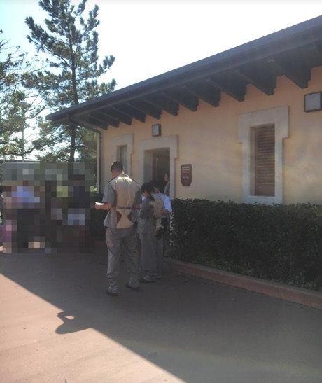 ディズニーのコインロッカー場所と料金まとめ！舞浜駅・イクスピアリの情報も紹介