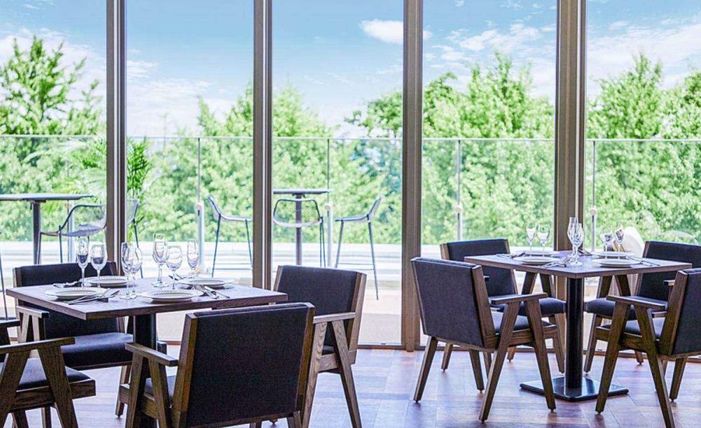 横浜マリンタワー・THE TOWER RESTAURANT