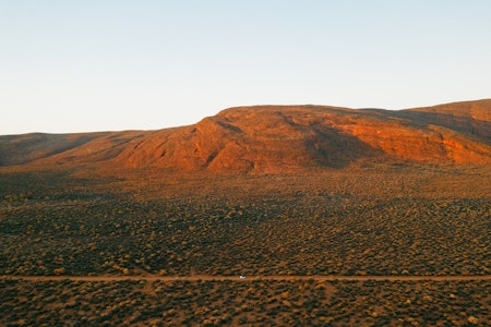 世界で一番大きな岩はエアーズロックではなく、西オーストラリア州のマウントオーガスタス！！たびこふれ