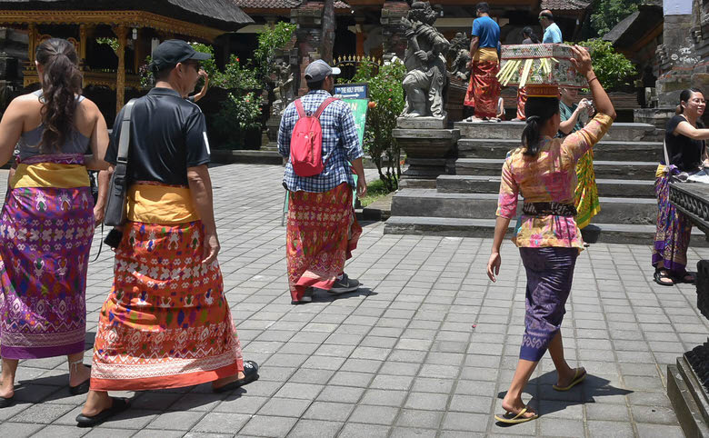 聖水を泳ぐ蛇からもらったメッセージ。満月のティルタウンプル寺院と村のお寺たちChiaki Kamuki