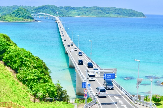 旅心をかき立てる道。絶景ドライブ100選「角島大橋 山口県 」