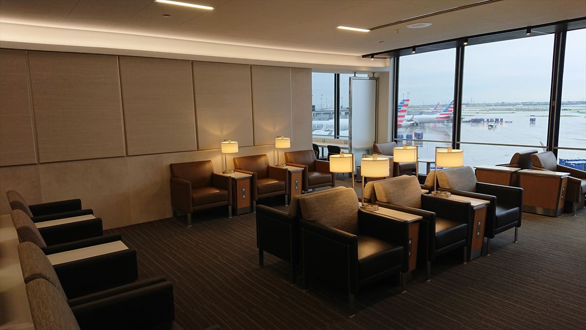 海外空港ラウンジ シカゴ・オヘア空港で憧れのポラリスラウンジへ！バーガー食べたよ～ - 新Ｙ'ｓクロニクル