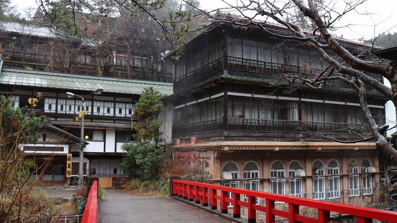 新潟群馬温泉紀行⑬ 四万温泉の温泉街散策！千と千尋の神隠しのモデルになったお宿も！ - 旅人サイファのお出かけブログ