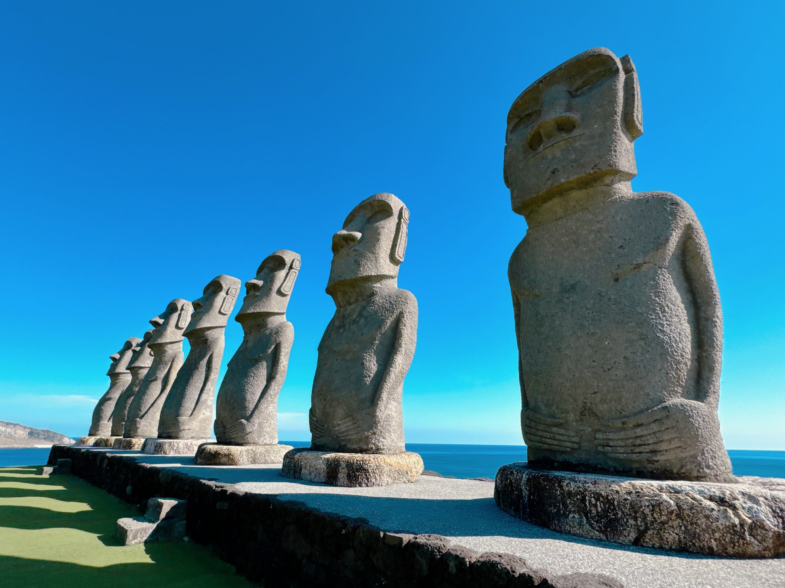 モアイ像が見える絶景ブランコも！「サンメッセ日南」で爽快に遊びたいRETRIP リトリップ