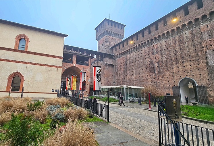 ミラノの「スフォルツェスコ城」ってどんなお城？！総力取材！ – イタリア観光ガイド