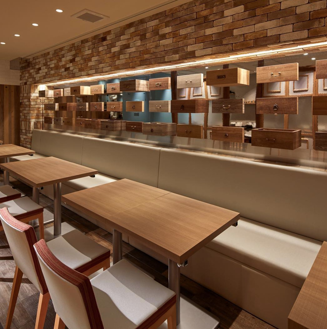 名古屋駅新幹線の北口と南口に違いはある？自由席なら北口、スタバがあるのは南口！Something Plus