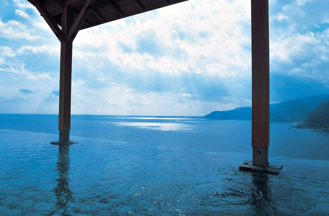 インフィニティ温泉・風呂のある宿12選 高級旅館・高級ホテル「Blue Planet」│近畿日本ツーリスト