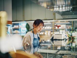 舐めフェチの会 梅田（梅田オナクラ）｜風俗求人バイト【ハピハロ】で稼げる女子アルバイト探し！