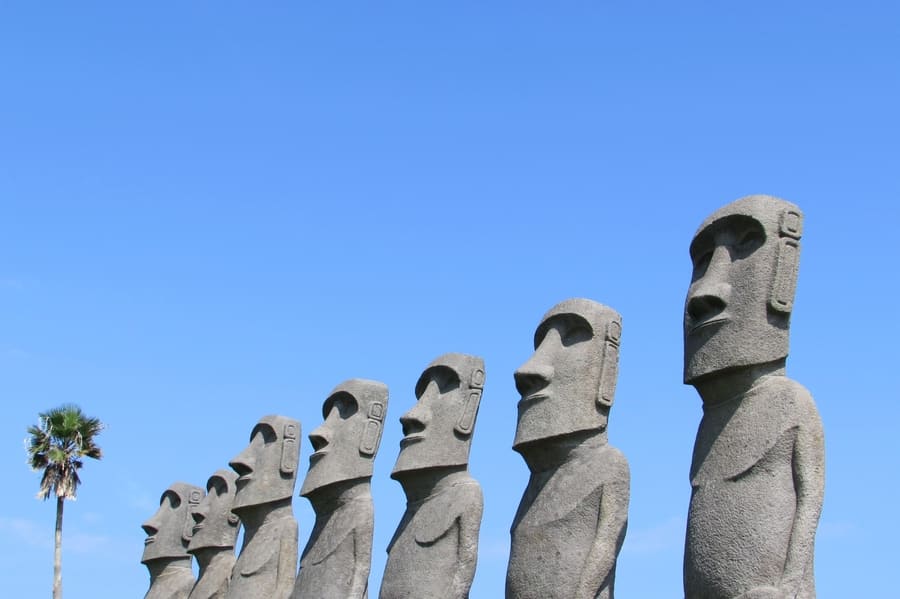 宮崎県のモアイ像はイースター島の雰囲気満点！入場料や駐車場にアクセスは？│南三陸モアイファミリ