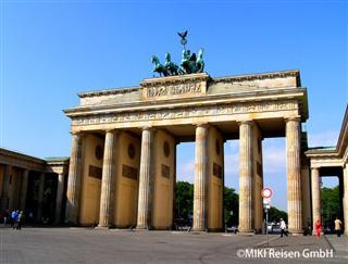 ドイツ ベルリン・ランデンブルク門の見どころを紹介！ -