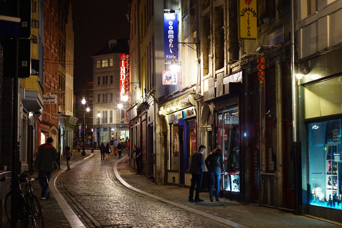 路地、海外」の写真・イラスト素材アマナイメージズ