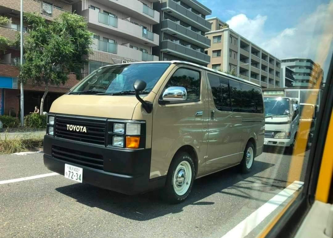 オートサロンで見つけた車中泊＆アウトドア向けモデル！ ハイエースとジムニー満載！ -