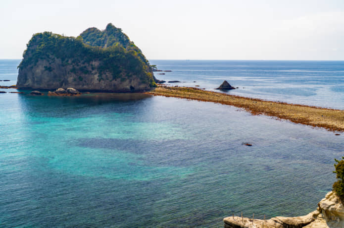 西伊豆三四郎島で見られる美しいトンボロ現象！駐車場や注意点 - こといず