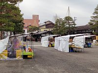 雨の宮川朝市:高山グリーンホテルに行こう