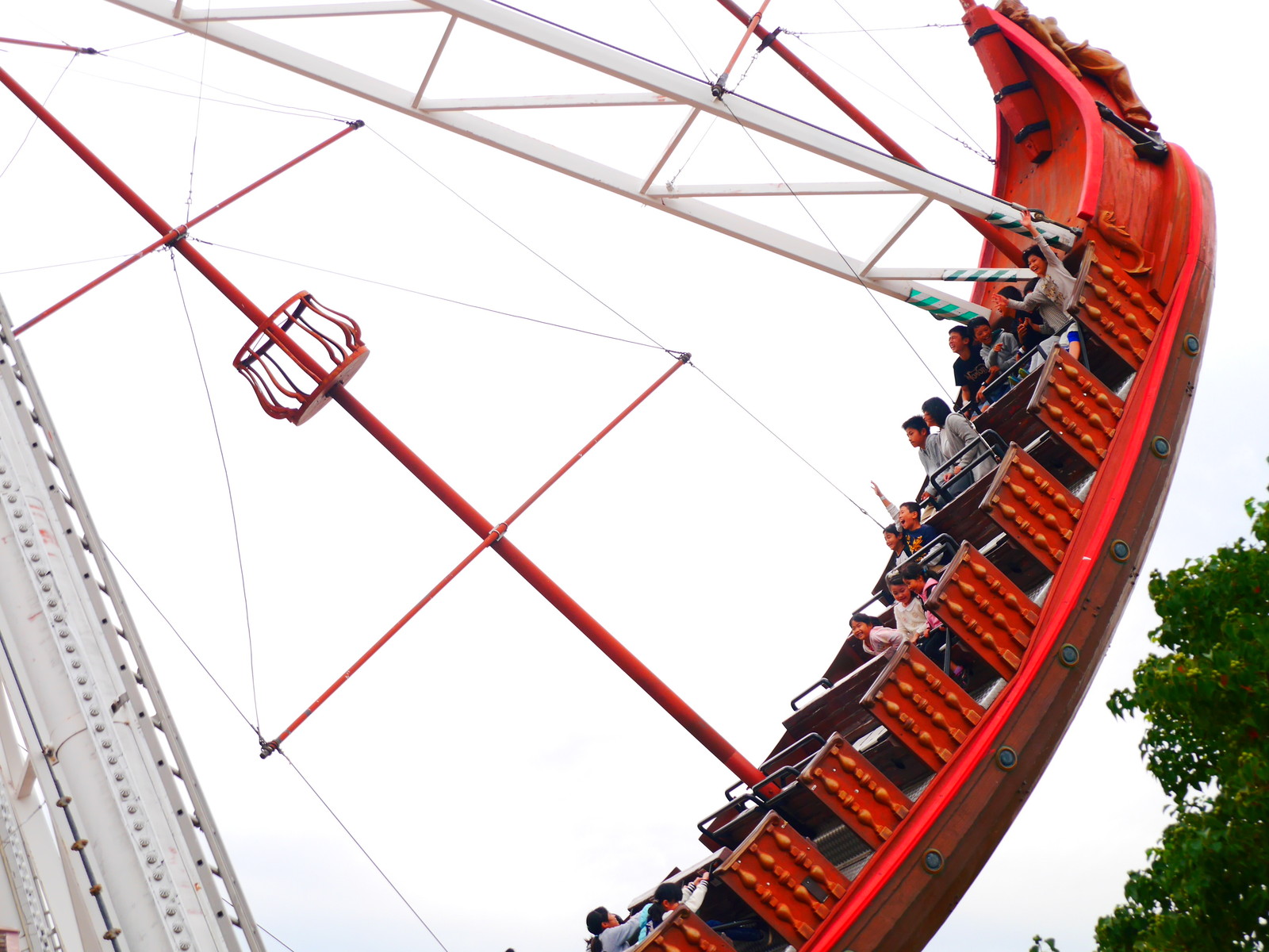 八景島シーパラダイスのジェットコースター 10022001747 の写真・イラスト素材アマナイメージズ