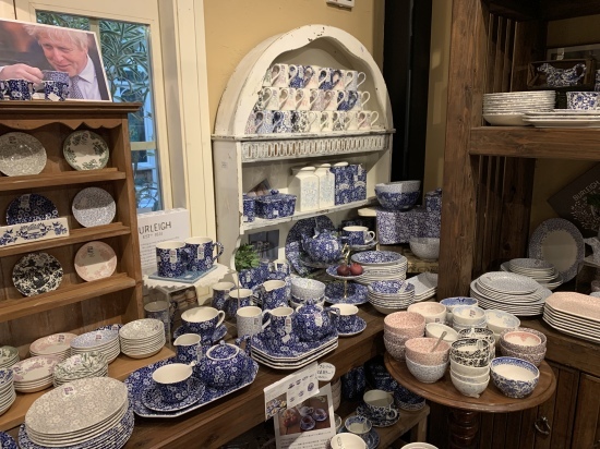 佐倉市 ティールーム内の大きな木がなくなり、綺麗に改修されていました。佐倉マナーハウスのティールームで優雅なアフタヌーンティーはいかが？号外NET 佐倉市・四街道市・八街市