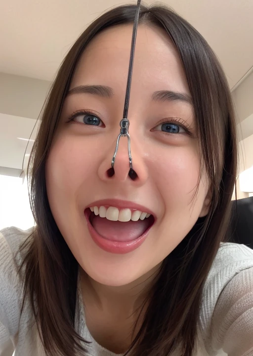 石岡真衣: 鼻フックで美女奮闘中 | TikTok