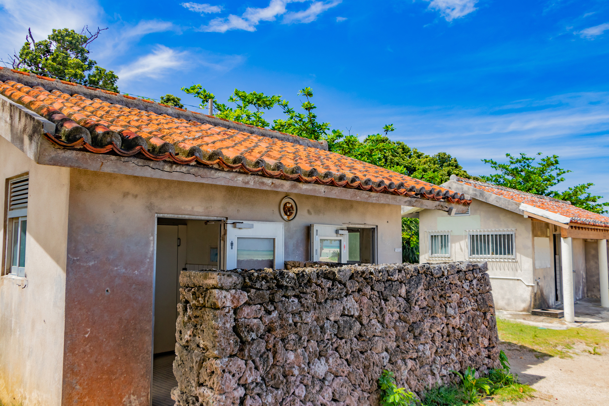 海まで１分の南国リゾート！沖縄での民泊 旅館業 申請の旅日本橋くるみ行政書士事務所