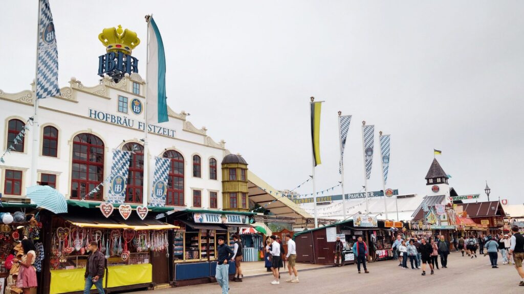 世界放浪記 本場ドイツのオクトーバーフェスト、予約なしでも楽しめたお話GonZabuRou@ヨーロッパでITエンジニア