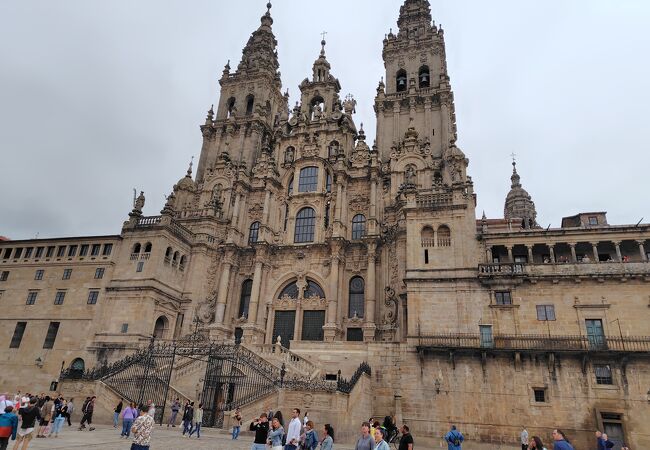 サンティアゴ デ コンポステーラ大聖堂：チケットとプライベート