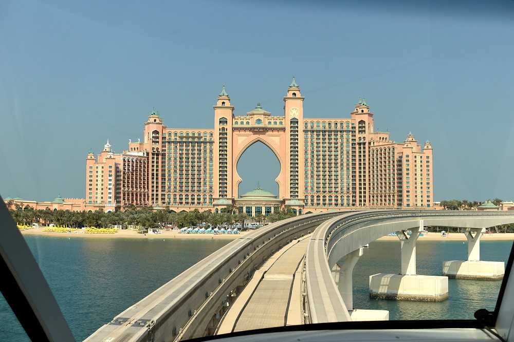 2025年 パーム ジュメイラ モノレール -