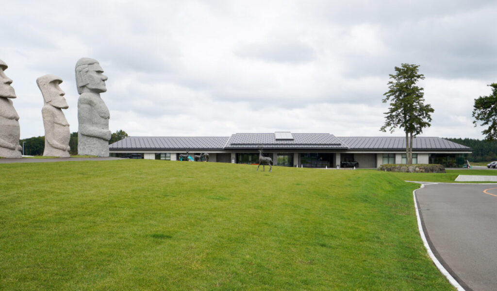 🗿 えーーっ！ 札幌にモアイ像、、？！