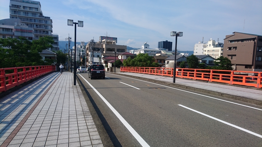 高知市鏡川「天神大橋」を夕暮れ時にぶらり : のんびりと高知で