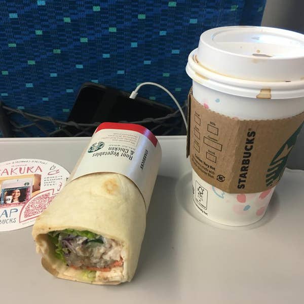 名駅、新幹線ホームで食後のコーヒーを。』by あさんて :