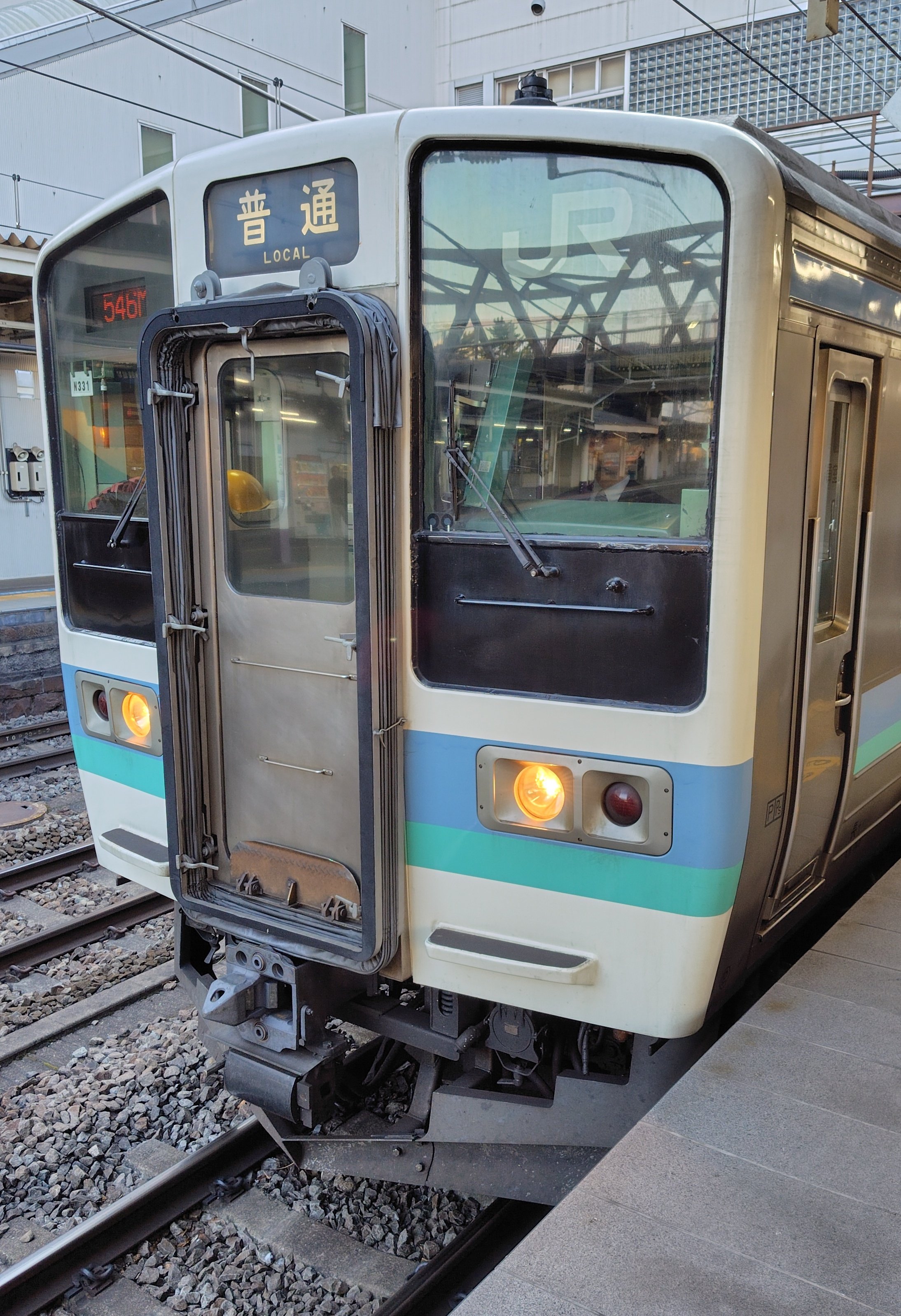 甲府駅にて - Reports