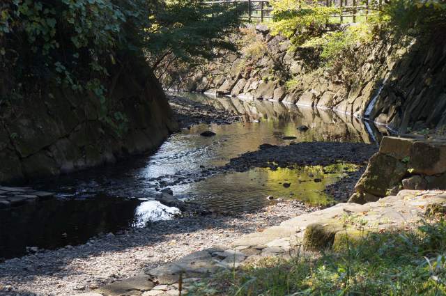 スポット まさかりが淵の伝説 由来の滝で涼を感じる戸塚区・泉区タウンニュース