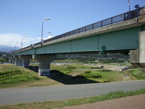 座架依 橋
